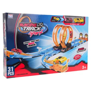 Wyścigówka na torze z naklejkami dekoracyjnymi, dynamiczna scena zabawy