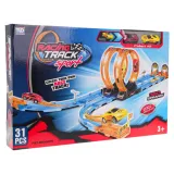 Wyścigówka na torze z naklejkami dekoracyjnymi, dynamiczna scena zabawy