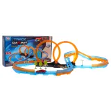 elementy zestawu toru wyścigowego ułożone obok siebie