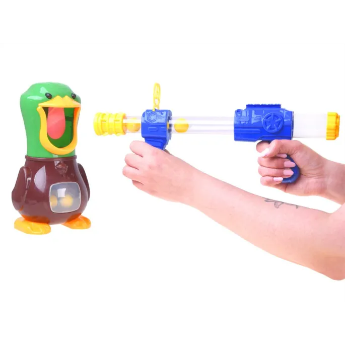 Kaczka do gry z otwartym dziobem i podświetlonym podniebieniem