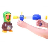 Kaczka do gry z otwartym dziobem i podświetlonym podniebieniem