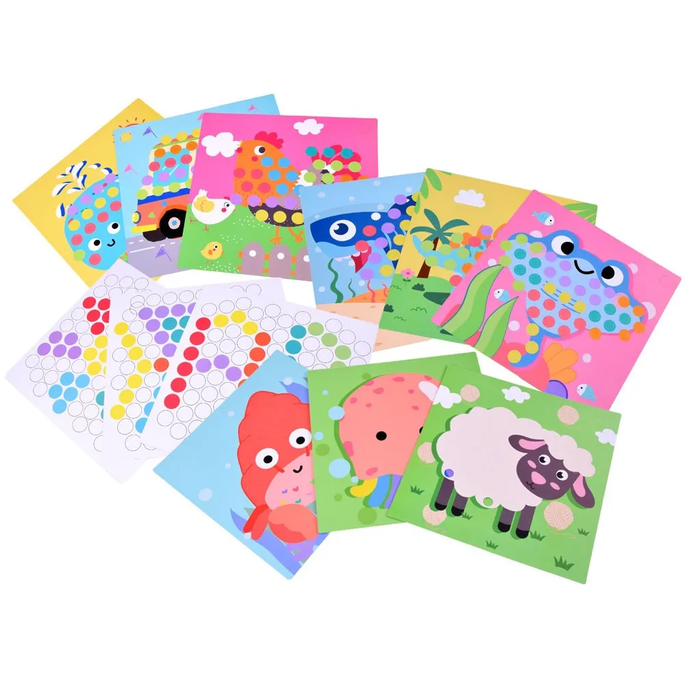 Różnokolorowe kulki przeznaczone do tworzenia wzorów na planszy