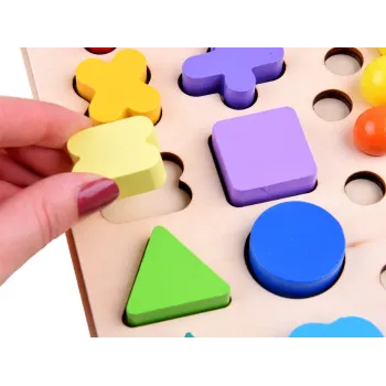 komplet wszystkich elementów drewnianego zestawu do liczenia