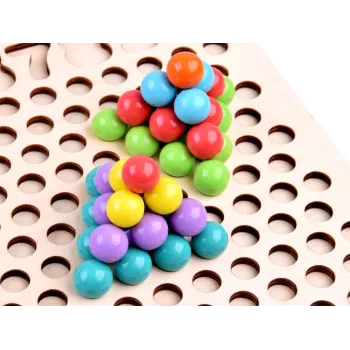 pojemniczki na kulki oraz różnorodne kształty w zestawie edukacyjnym