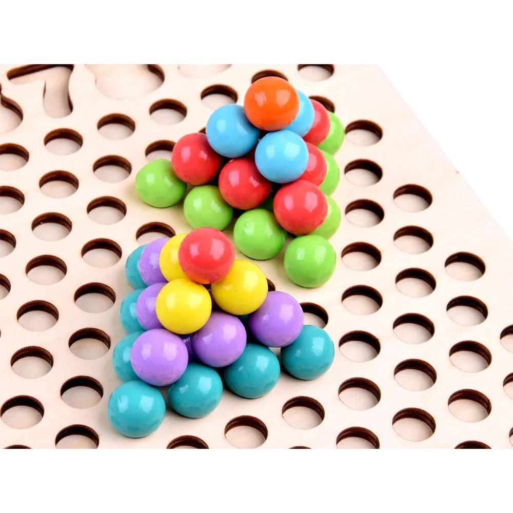 pojemniczki na kulki oraz różnorodne kształty w zestawie edukacyjnym