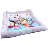 materiał maty z różnymi fakturami i kontrastem wizualnym