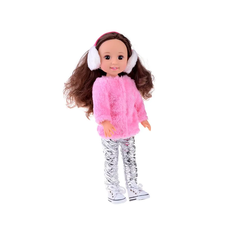 Zimowa stylizacja lalki z puszystymi nausznikami na uszach