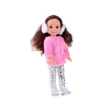 Zimowa stylizacja lalki z puszystymi nausznikami na uszach