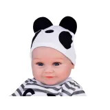 Widok na ruchome rączki i nóżki miękkiej lalki chłopca