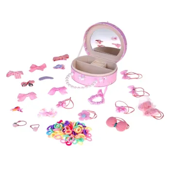 poręczna rączka z perełek przy szkatułce