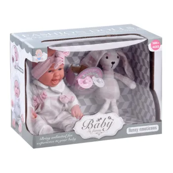 widok laleczki i króliczka gotowych do zabawy