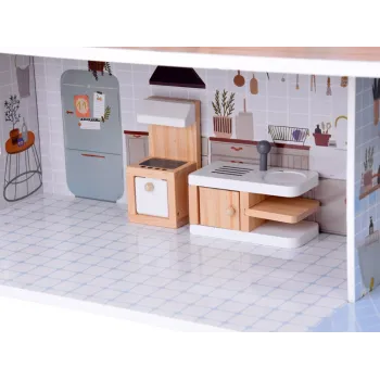 elementy zestawu: stoły, krzesła, telewizor, barierki