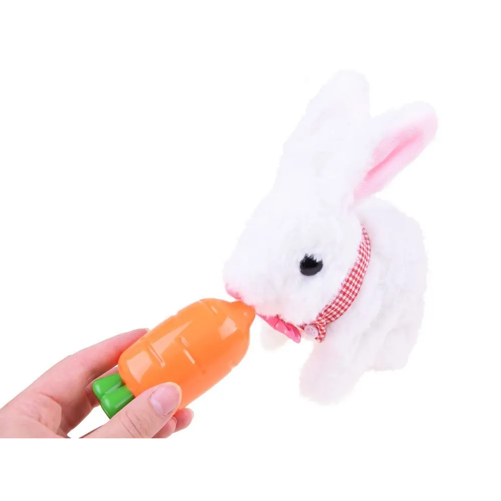 maskotka królik stojąca w efektownym opakowaniu prezentowym