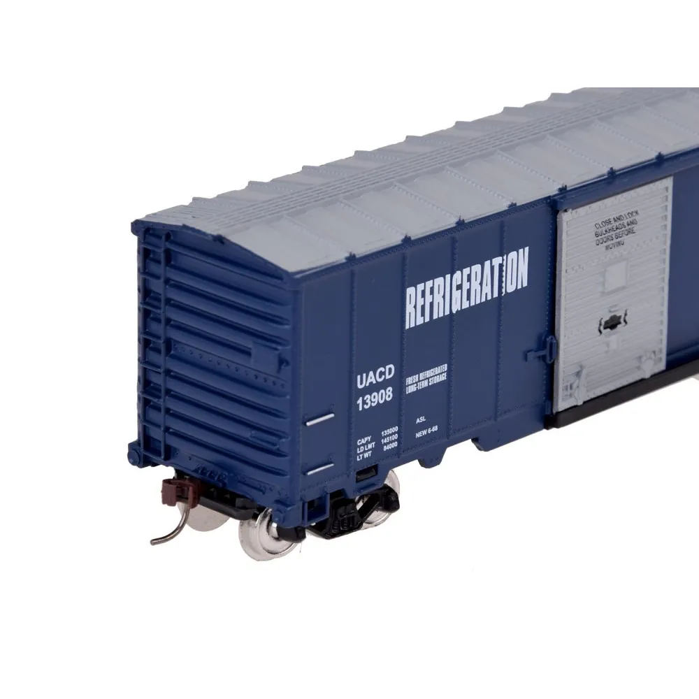 zbliżenie na precyzyjne detale wagonu towarowego w stonowanych barwach