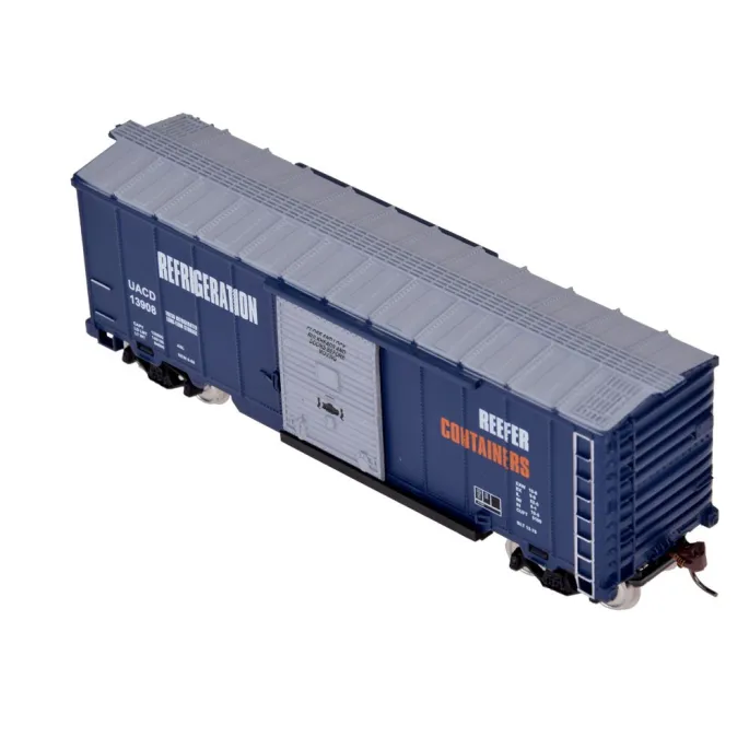 wagon towarowy umieszczony na torowisku modelowym