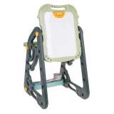 szczegół krzesełka dołączonego do tablicy do zabawy