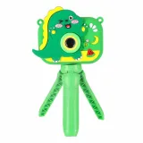 aparat dziecięcy z założonym paskiem do zawieszenia