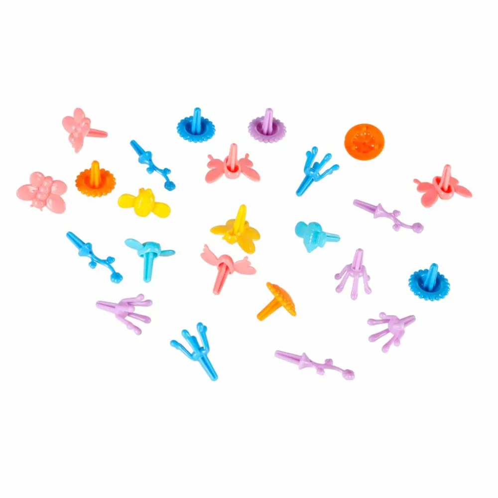 mostek oraz szlaban na wyścigowym torze magnetycznym