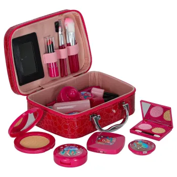 zbliżenie na pędzelki do oczu w zestawie kosmetyków dla dziewczynek