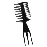 szczegół kolorowej powierzchni rozprowadzonych barw na wodzie