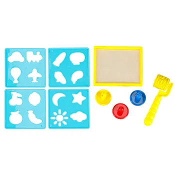 kreatywna zabawa na białej, wielokolorowej macie wodnej rozłożonej na podłodze