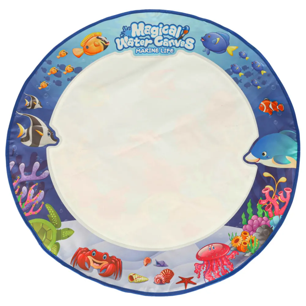 Zbliżenie na powierzchnię maty okrągłej z odkrytymi ilustracjami