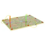 dwójka graczy bawiąca się labiryntem magnetycznym