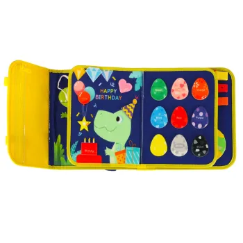 elementy do nauki liczenia i angielskich słówek na tablicy