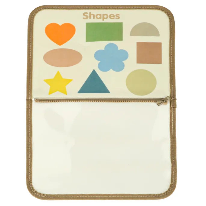 filcowe litery i cyfry na planszy sensorycznej dla dzieci