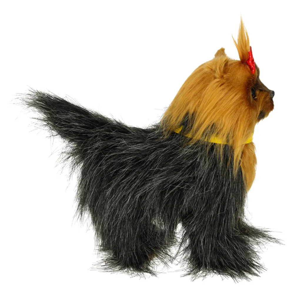 chodzący piesek interaktywny na jasnej powierzchni