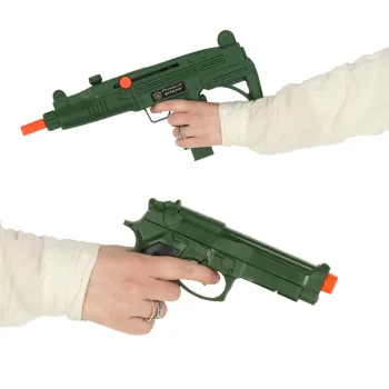 detal zegarka-zabawki i nieśmiertelnika z zestawu