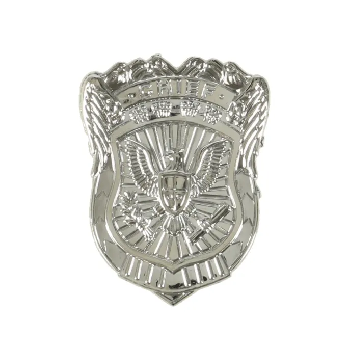 pełen zestaw małego policjanta z gwizdkiem i odznaką