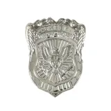 pełen zestaw małego policjanta z gwizdkiem i odznaką