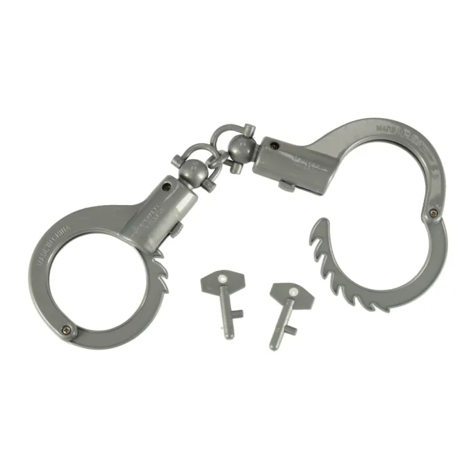 zbliżenie na maskę policyjną z zestawu dla dzieci