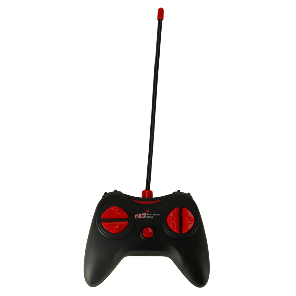 detal kół samochodu rc na powierzchni