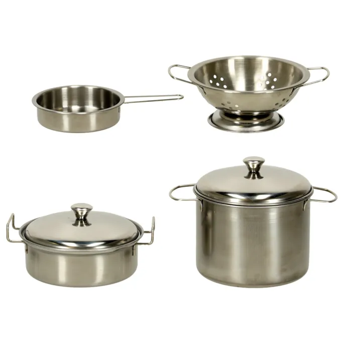 zbliżenie na kolorowe owoce i warzywa z plastiku z zestawu