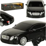 czarny samochód rc bentley continental gt w skali 1:24 na białym tle