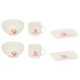 grill i akcesoria do zabawy w gotowanie na zdjęciu