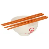 kolorowe sztućce i miseczki z zestawu dla dzieci