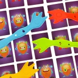 Wszystkie elementy gry rozłożone na stole gotowe do rozgrywki