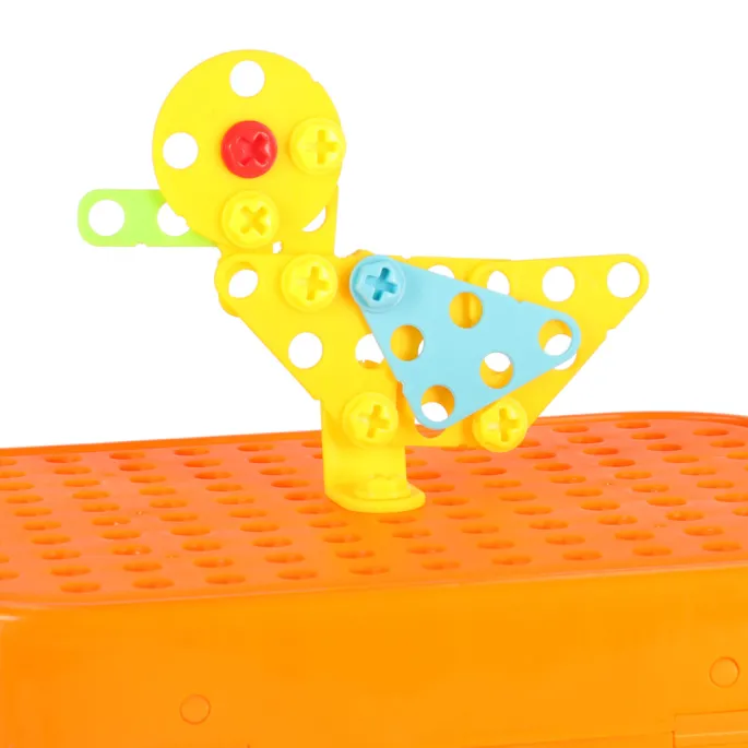 zbliżenie na elementy dekoracyjne kosmiczne