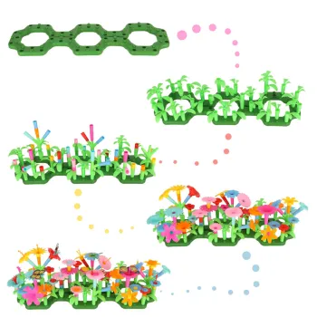 konstrukcja kwiatka z klocków na białym tle