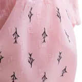 zbliżenie na sukienkę różowego królika pluszowego 52cm