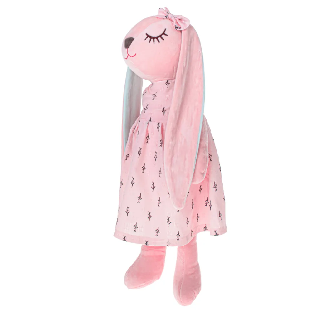 królik pluszowy 52cm jako dekoracja w pokoju