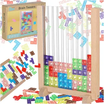 Stojąca gra logiczna z klocków na planszy w pełnym zestawie