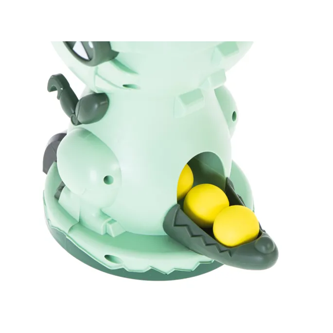 dziecko celujące pistoletem w dinozaura podczas zabawy