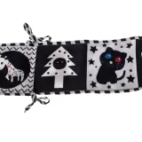 Zbliżenie na szeleszczące elementy i faktury książeczki dla niemowląt