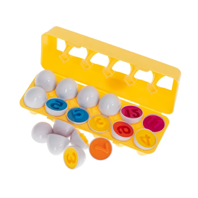 Widok całej układanki edukacyjnej z jajkami