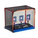 Prezentacja tarczy podczas zabawy z lekkimi kulkami