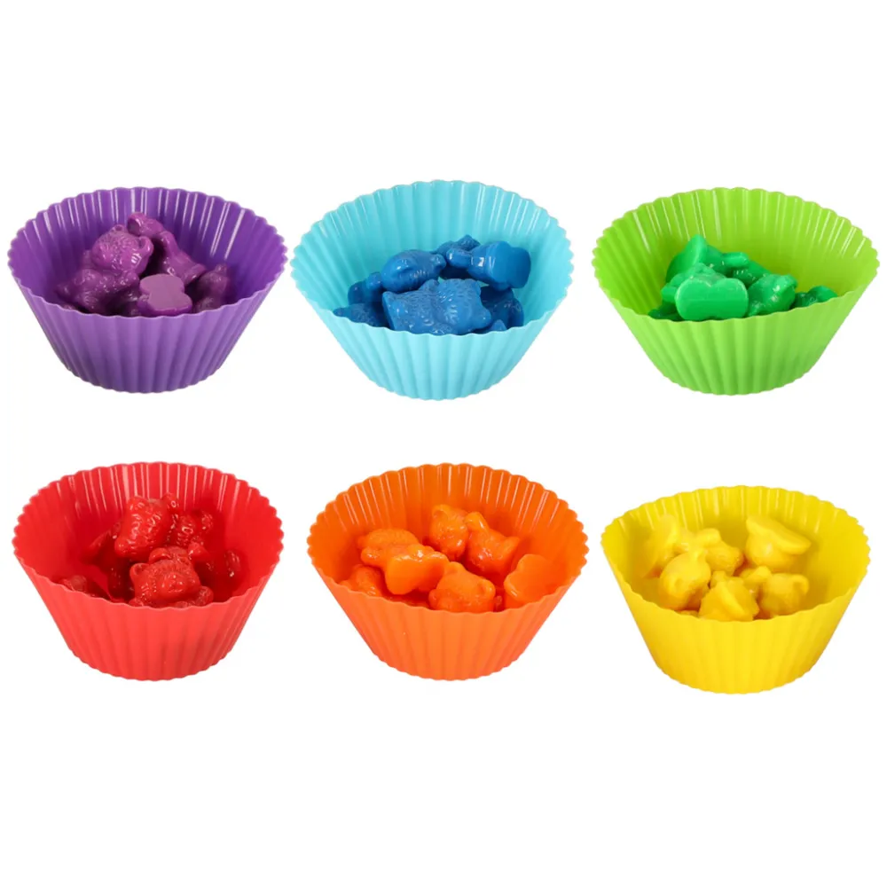 pełen zestaw 44 elementów z misiami, kartami i pęsetą na białym tle